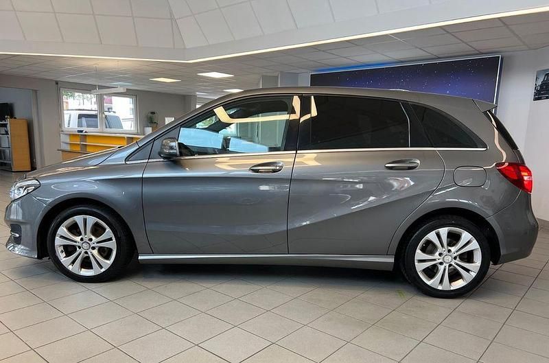 Gebraucht Mercedes B200 136 PS (100 kW) 2017 Grau Van / Kleinbus