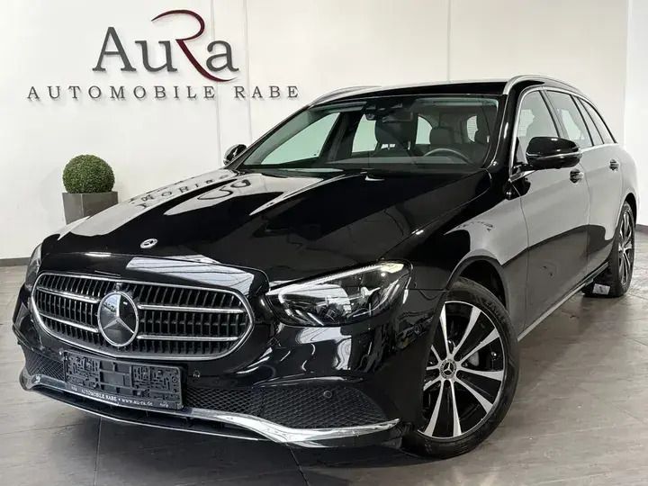 Schwarz Gebraucht 2023 Mercedes E300 Avantgarde Kombi | 43.749 € (Fairer Preis) - Bild 1/4
