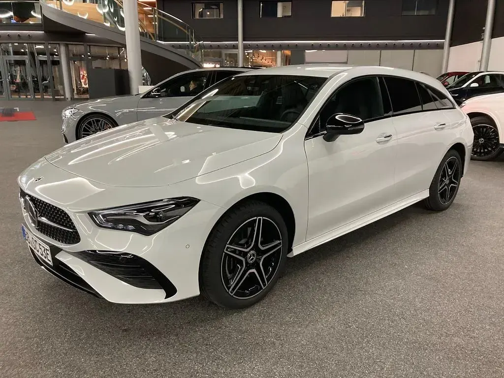 Gebraucht Mercedes CLA250 163 PS (119 kW) 2023 Weiß Coupé