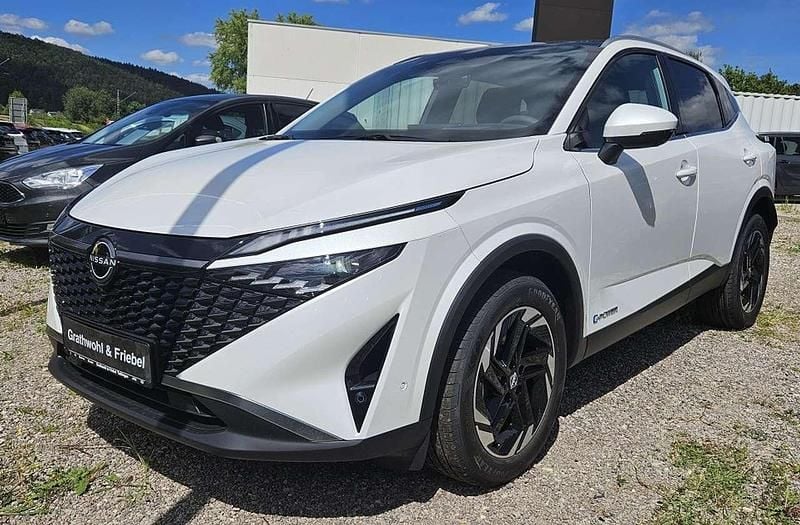 Pearl white Gebraucht 2024 Nissan Qashqai N-Connecta SUV | 35.690 € (Teuer) - Bild 1/4