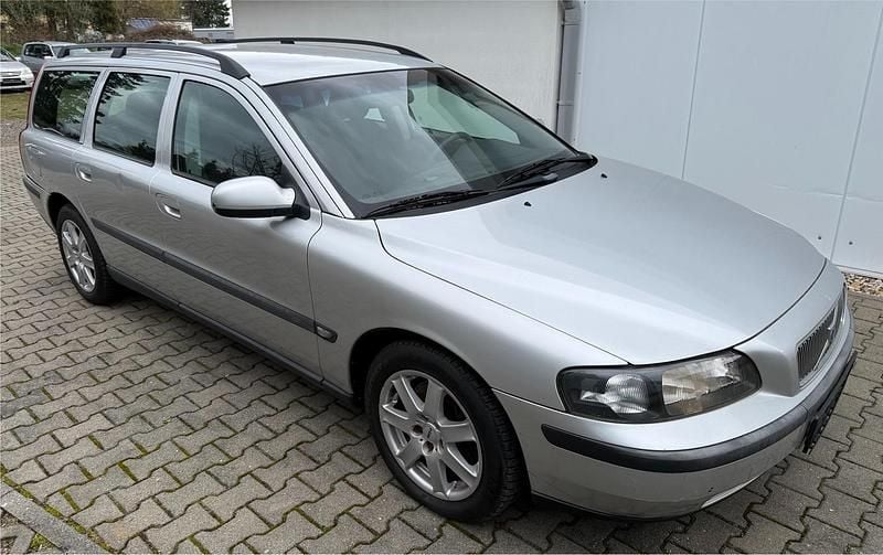 Gebraucht Volvo V70 140 PS (102 kW) 2002 Silber Kombi