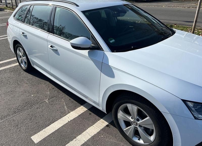 Gebraucht Skoda Octavia Active 116 PS (85 kW) 2021 Weiß Kombi