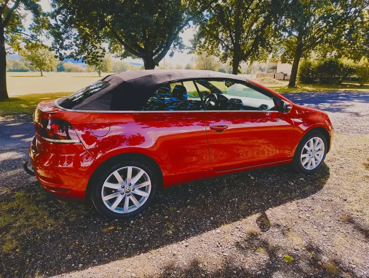 Gebraucht VW Golf 160 PS (117 kW) 2011 Rot Cabrio