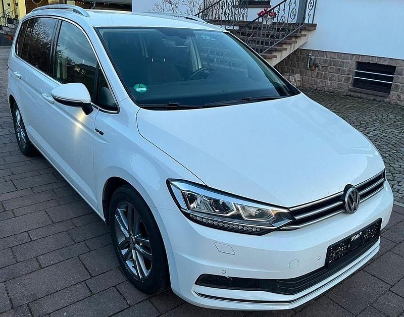 Gebraucht VW Touran Highline 150 PS (110 kW) 2018 Weiß Van / Kleinbus