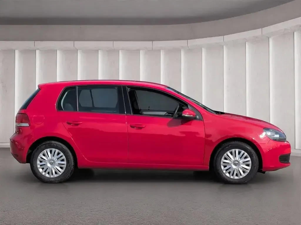 Gebraucht VW Golf VI Trendline 80 PS (58 kW) 2010 Rot Kleinwagen