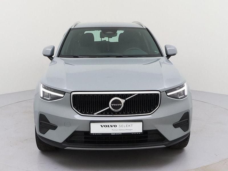 Gebraucht Volvo XC40 Core 163 PS (119 kW) 2023 Vapour grey SUV