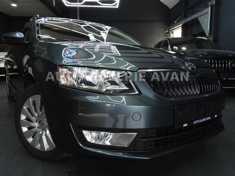 Grau Gebraucht 2017 Skoda Octavia Ambition Kombi | 13.900 € (Fairer Preis) - Bild 1/4