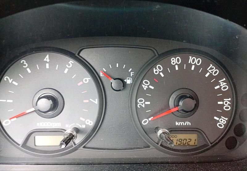 Gebraucht Kia Picanto 64 PS (47 kW) 2007 Silber Kleinwagen