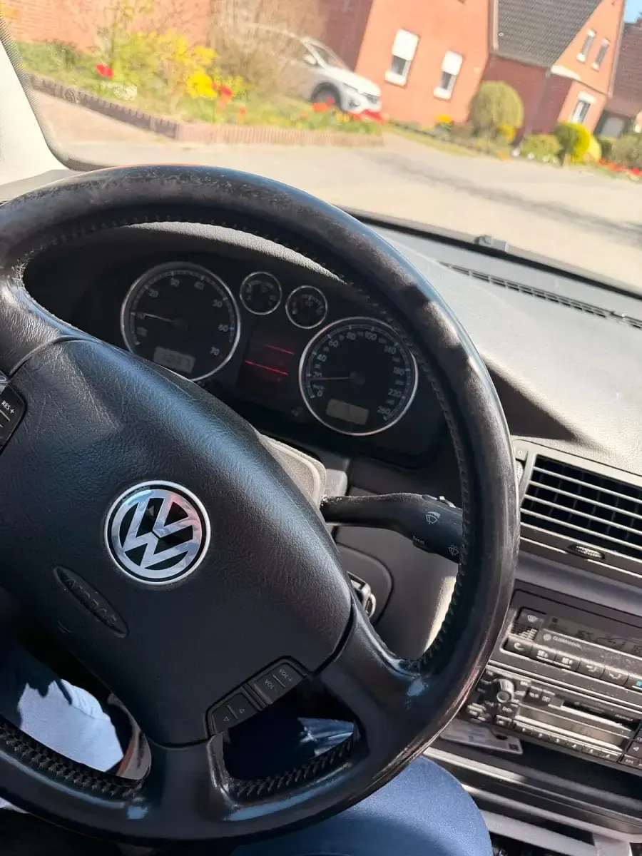 Używany VW Passat 130 KM (95 kW) 2002 Niebieski Sedan/Limuzyna