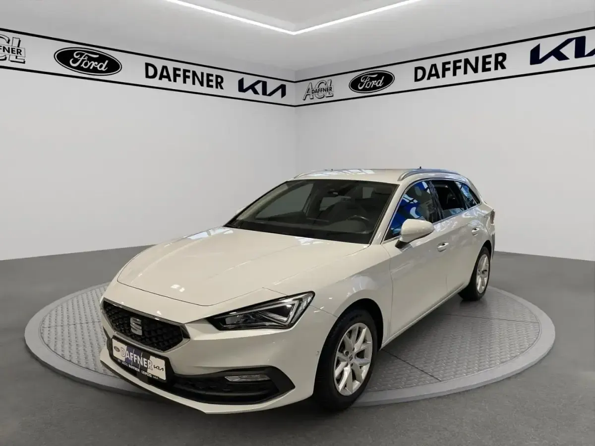 Gebraucht Seat Leon Style 131 PS (96 kW) 2021 Weiß Kombi