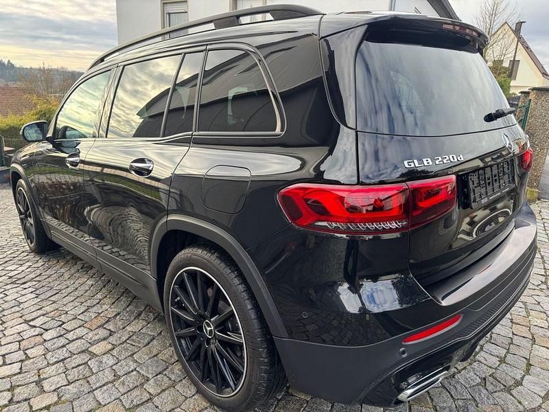 Gebraucht Mercedes GLB220 AMG 190 PS (139 kW) 2023 Schwarz SUV