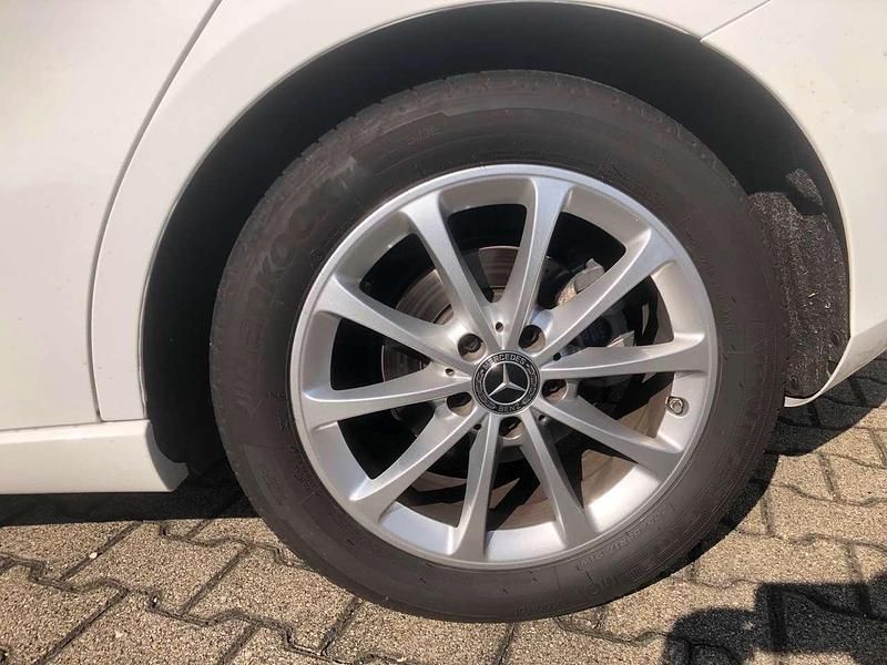 Gebraucht Mercedes A200 163 PS (119 kW) 2019 Weiß Limousine