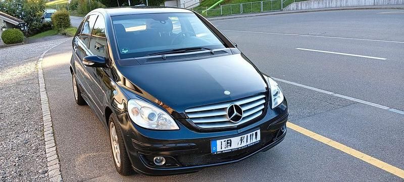 Schwarz Gebraucht 2007 Mercedes B180 Edition Van / Kleinbus | 2.500 € (Fairer Preis) - Bild 1/4