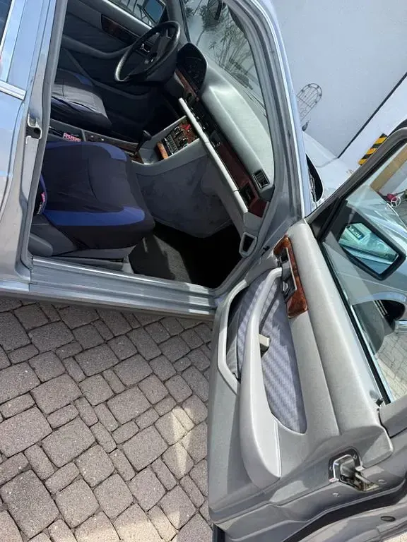 Gebraucht Mercedes 280 178 PS (130 kW) 1983 Blau Limousine