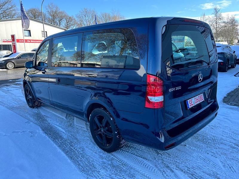 Gebraucht Mercedes EQV300 150 kW (204 PS) 2022 Blau Van / Kleinbus