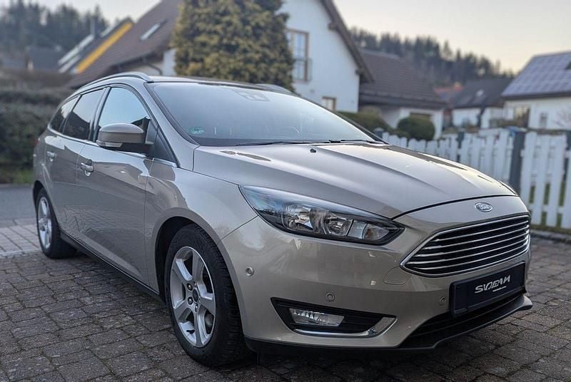Gebraucht Ford Focus Titanium 150 PS (110 kW) 2015 Grau Kombi