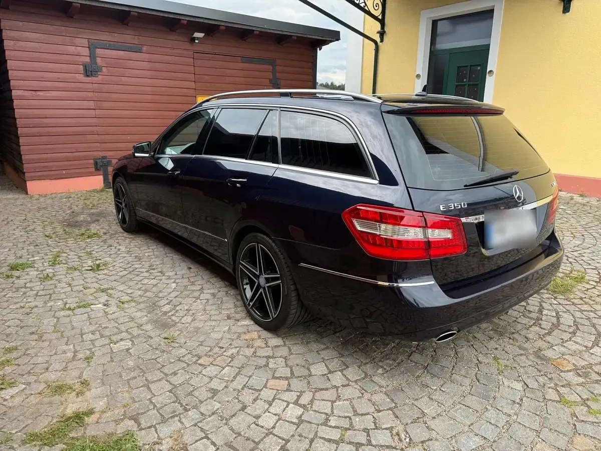 Gebraucht Mercedes E350 231 PS (169 kW) 2010 Blau Kombi