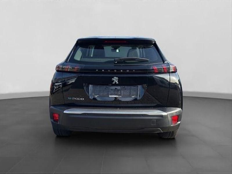 Gebraucht Peugeot e-2008 Active 100 kW (136 PS) 2021 Schwarz SUV
