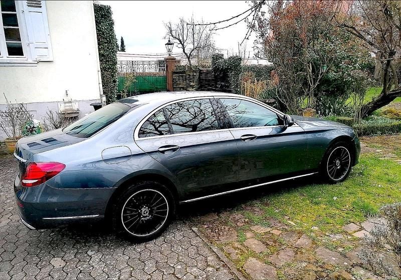 Gebraucht Mercedes E220 194 PS (142 kW) 2018 Grau Limousine