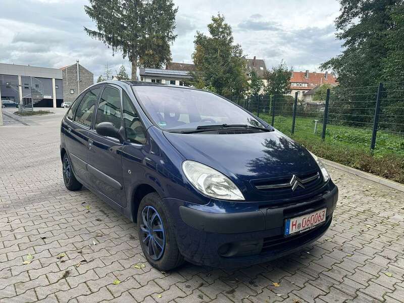 Blau Gebraucht 2006 Citroën Xsara Picasso Van / Kleinbus | 1.498 € (Etwas zu teuer) - Bild 1/4