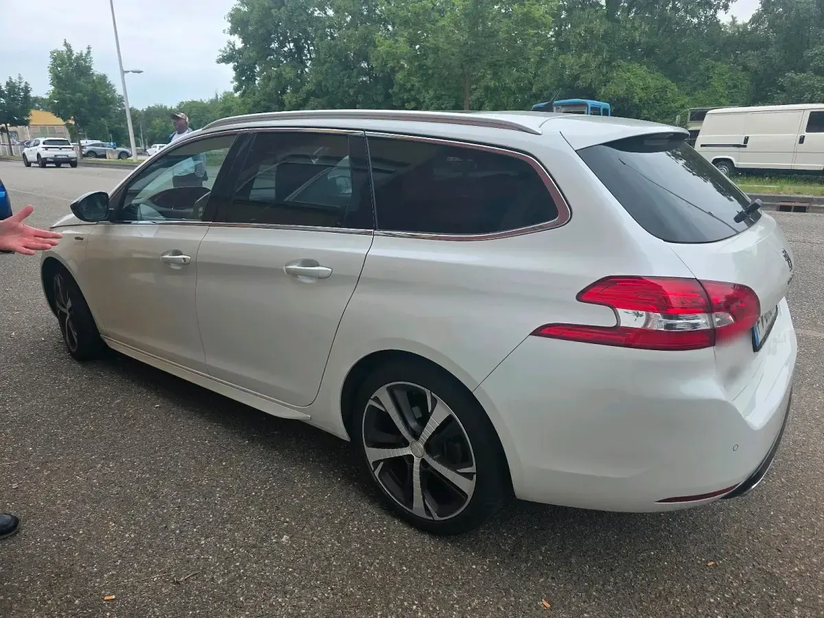Gebraucht Peugeot 308 GT-line 130 PS (95 kW) 2015 Weiß Kombi