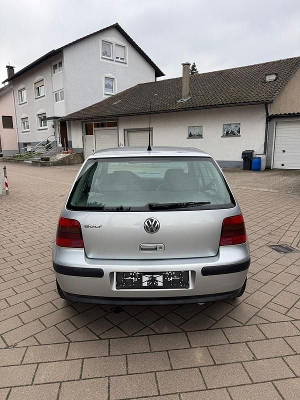 Gebraucht VW Golf IV 125 PS (91 kW) 2002 Silber Kleinwagen