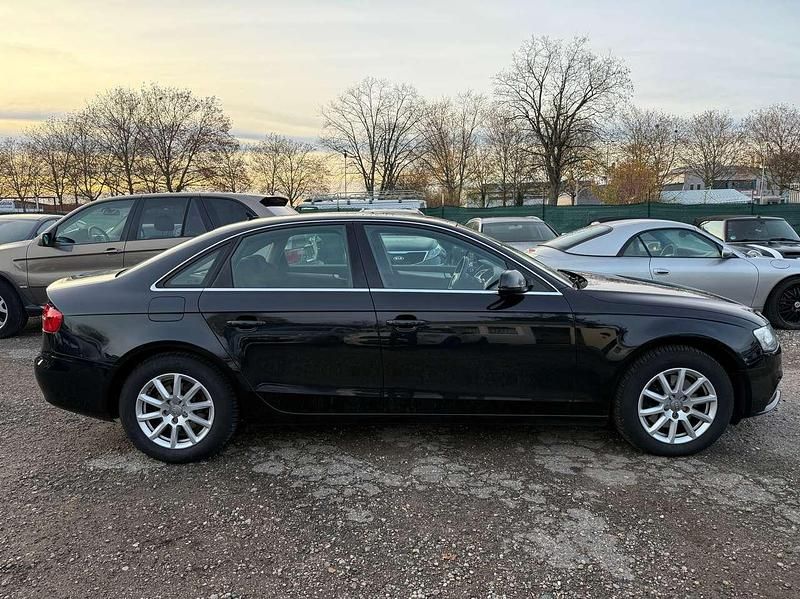 Gebraucht Audi A4 Attraction 177 PS (130 kW) 2014 Phantomschwarz perleffekt Limousine