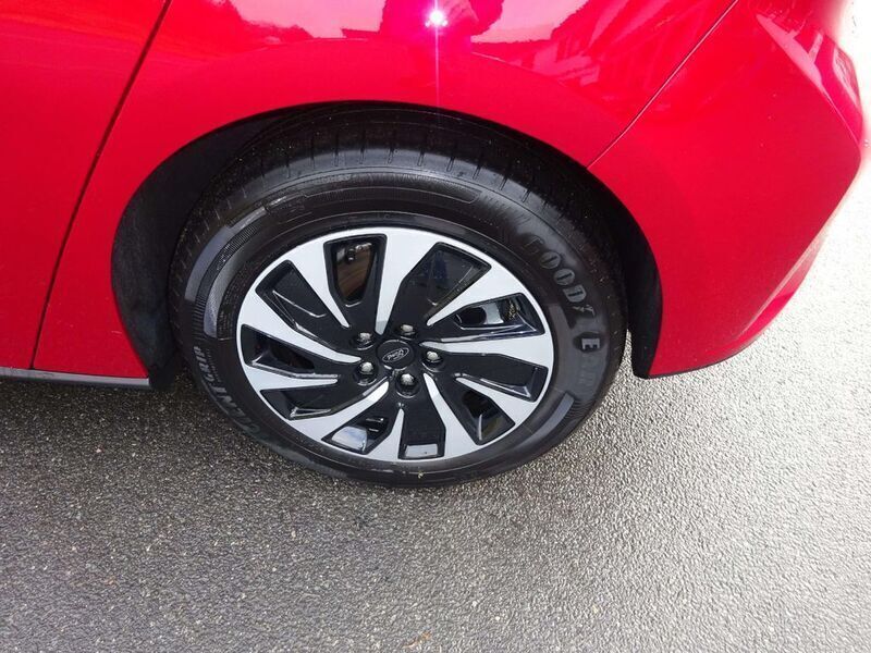 Gebraucht Ford Focus Titanium 125 PS (91 kW) 2023 Fantastic red tc Limousine