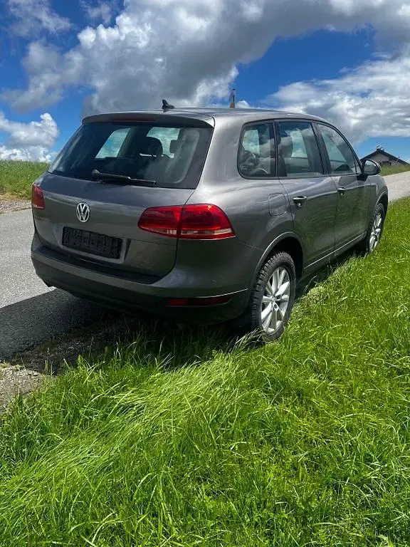 Gebraucht VW Touareg 239 PS (175 kW) 2010 Grau SUV