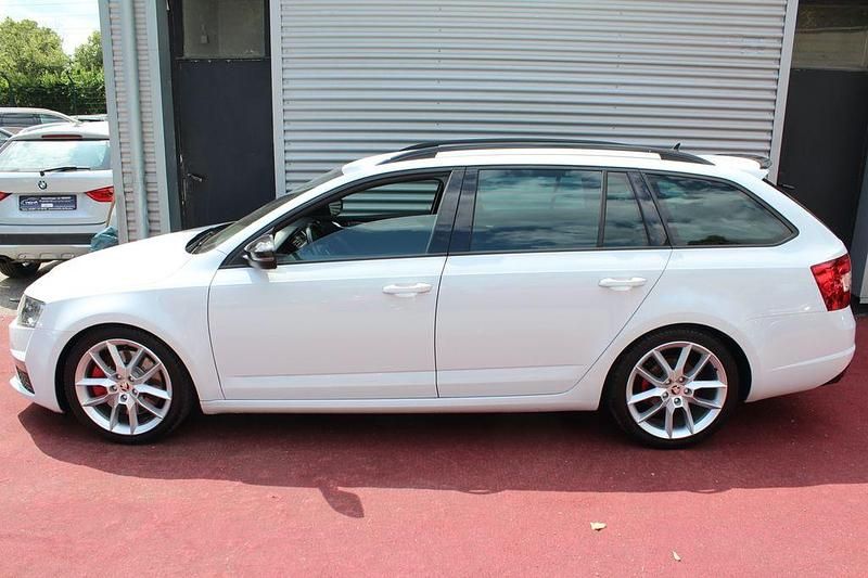 Gebraucht Skoda Octavia RS 230 PS (169 kW) 2016 Moonweiss metallic (metallic) Kombi