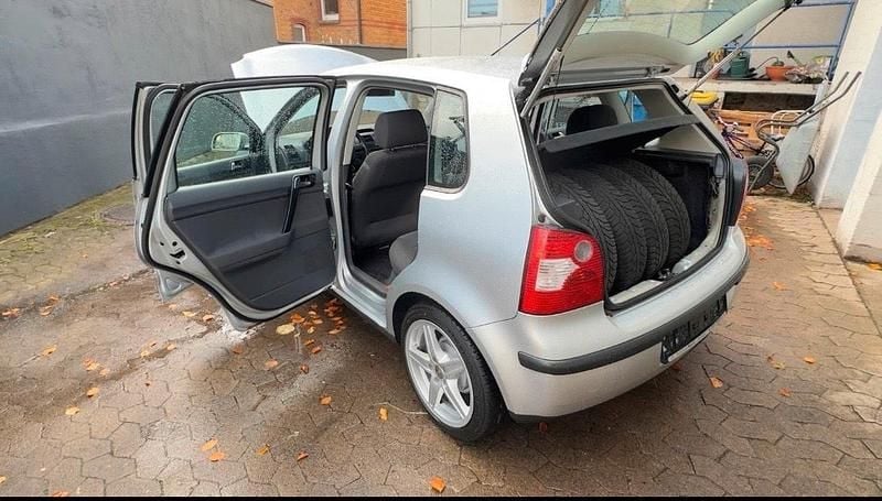 Gebraucht VW Polo 64 PS (47 kW) 2003 Silber Kleinwagen