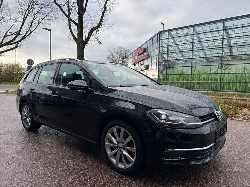 Gebraucht VW Golf VII Active 125 PS (91 kW) 2017 Schwarz Kombi