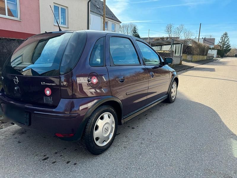 Gebraucht Opel Corsa 80 PS (58 kW) 2005 Violet Kleinwagen