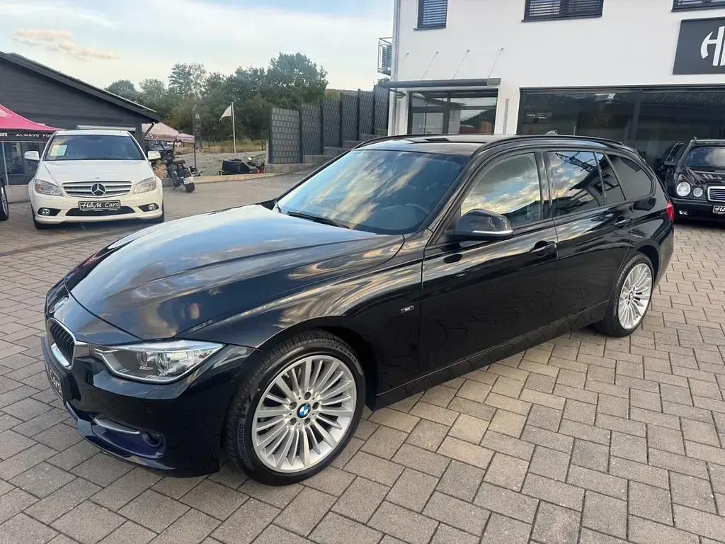Gebraucht BMW 320 Sport Line 184 PS (135 kW) 2015 Schwarz Limousine