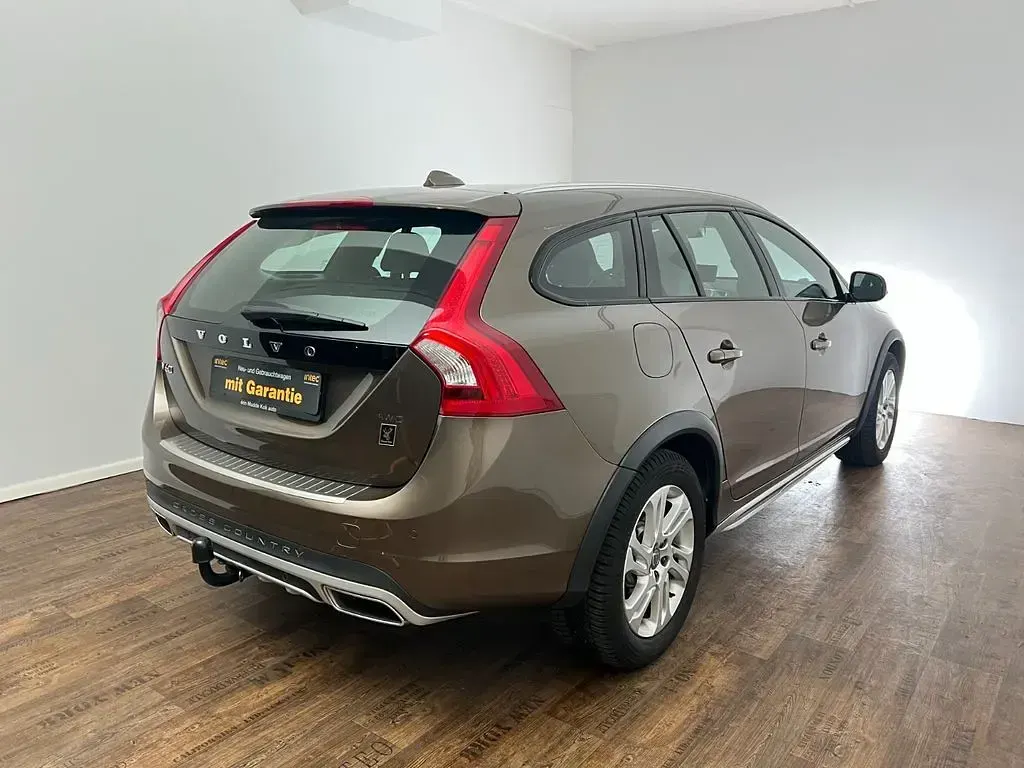 Gebraucht Volvo V60 CC 190 PS (139 kW) 2017 Braun Kombi