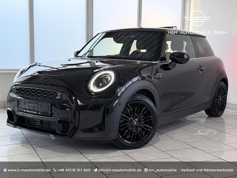 Gebraucht Mini Cooper S Classic 178 PS (130 kW) 2024 Midnight black ii Kleinwagen