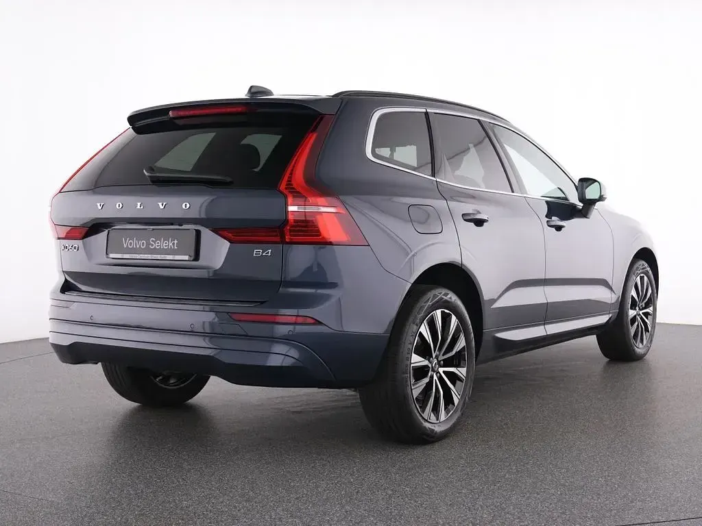 Gebraucht Volvo XC60 Core 197 PS (144 kW) 2022 Blau SUV