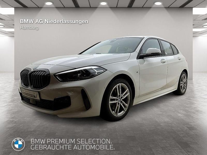 Weiß Gebraucht 2022 BMW 118 Comfort Edition Kleinwagen | 25.814 € (Fairer Preis) - Bild 1/4