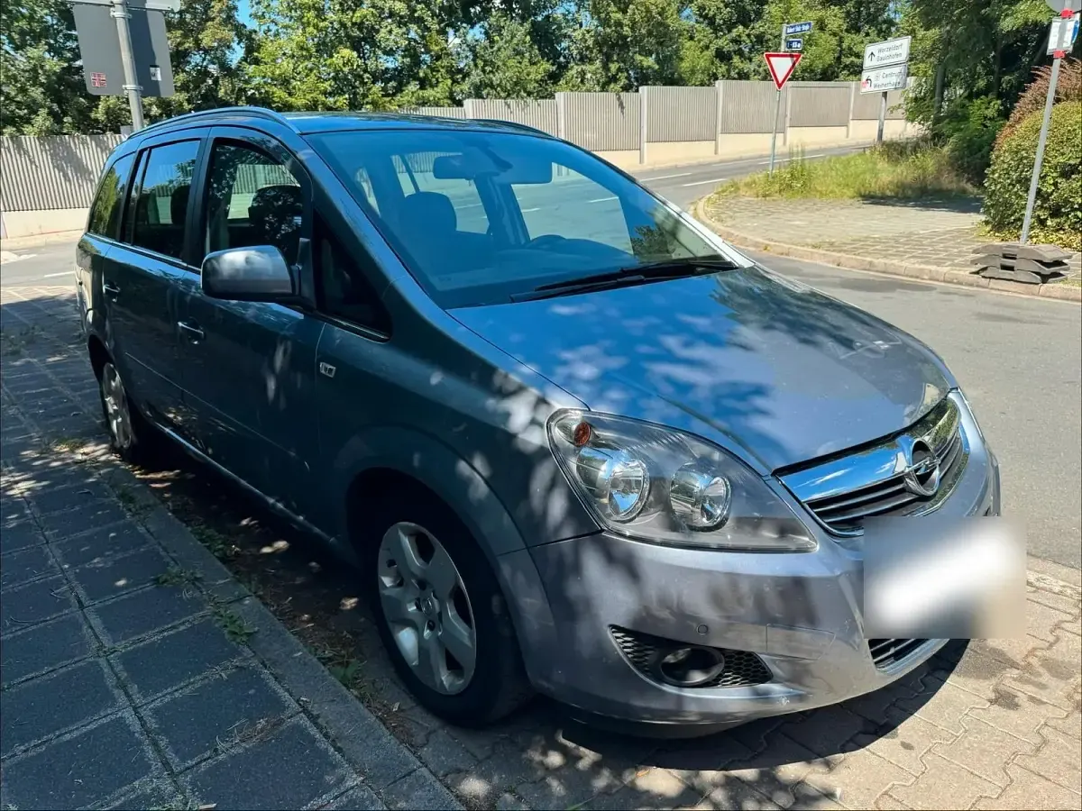 Gebraucht Opel Zafira 140 PS (102 kW) 2011 Grau Van / Kleinbus