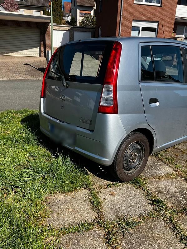 Gebraucht Daihatsu Cuore 58 PS (42 kW) 2003 Grau Kleinwagen