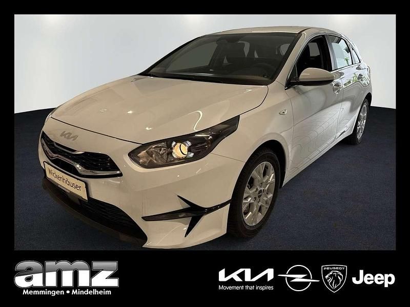 Weiß Neu 2025 Kia Ceed Vision Limousine | 22.990 € (Guter Preis) - Bild 1/4
