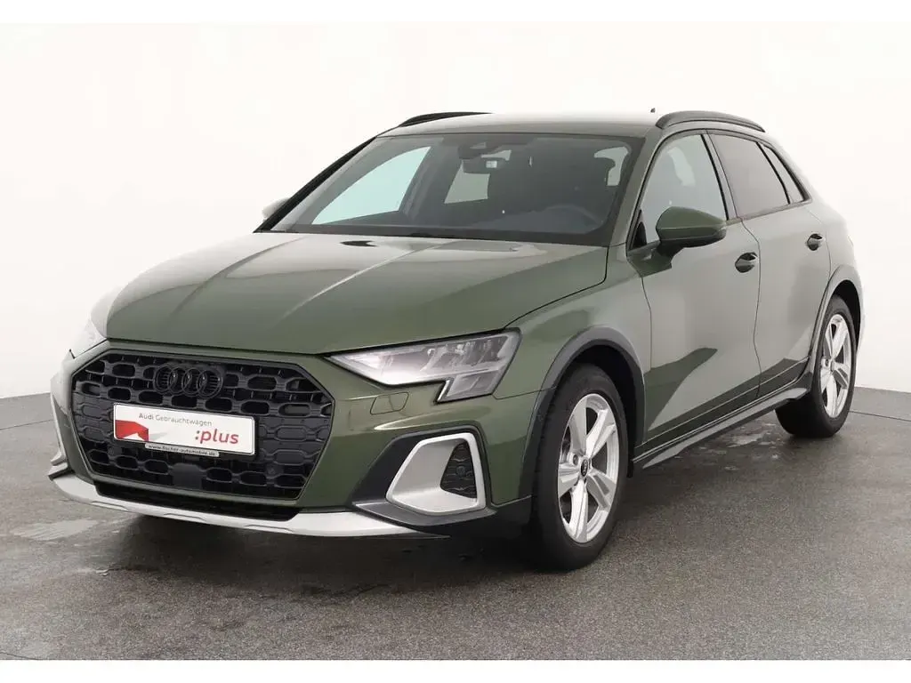 Gebraucht Audi A3 Ambiente 150 PS (110 kW) 2025 Gruen Limousine