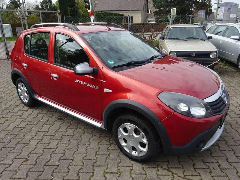 Gebraucht Dacia Sandero Stepway 87 PS (63 kW) 2010 Rot Limousine