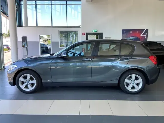 Gebraucht BMW 118 Sport Line 150 PS (110 kW) 2018 Grau metallic mineralgrau metallic Kleinwagen
