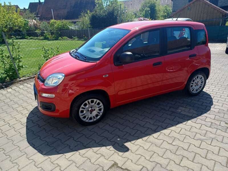 Rot Gebraucht 2018 Fiat Panda Kleinwagen | 6.400 € (Fairer Preis) - Bild 1/4