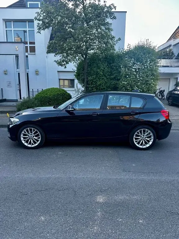 Gebraucht BMW 116 109 PS (80 kW) 2017 Schwarz Kleinwagen
