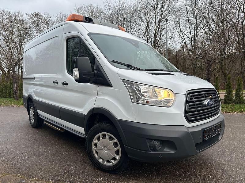 Second-hand Ford Transit 155 CP (114 kW) 2016 Alb Monovolum