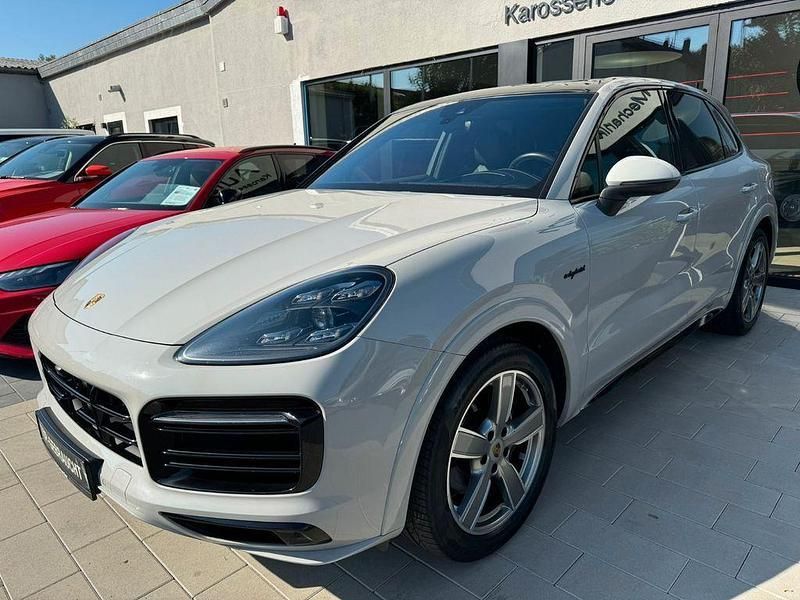 Grau Gebraucht 2020 Porsche Cayenne SUV | 70.980 € (Fairer Preis) - Bild 1/4
