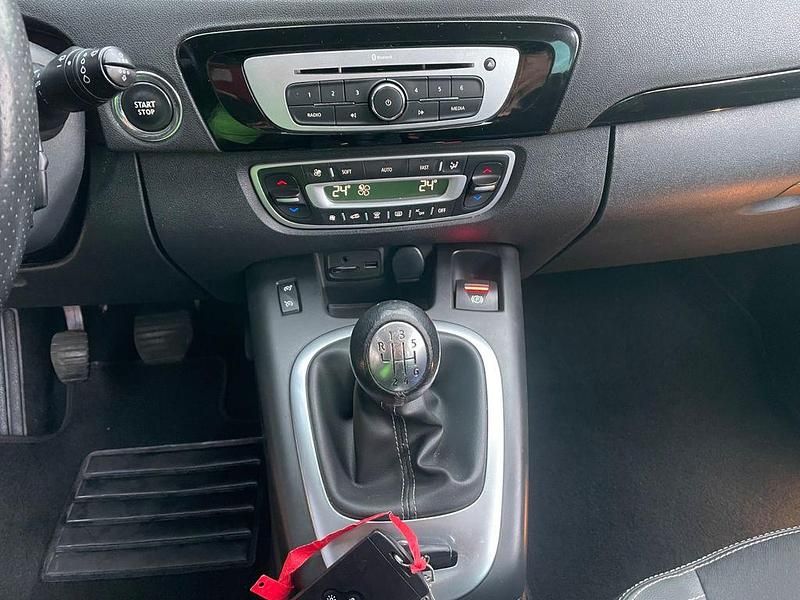 Gebraucht Renault Grand Scénic IV 132 PS (97 kW) 2016 Mokkabraunmetallic Van / Kleinbus