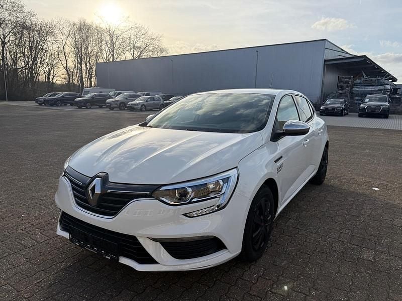 Gebraucht Renault Mégane IV 116 PS (85 kW) 2019 Weiß Limousine